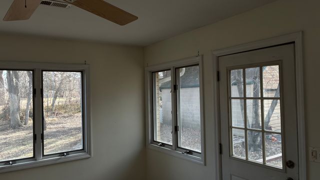 155 S Seymour Avenue, Grayslake, IL 60030