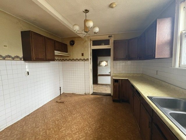 7553 S Paulina Street, Chicago, IL 60620
