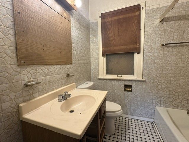 7553 S Paulina Street, Chicago, IL 60620