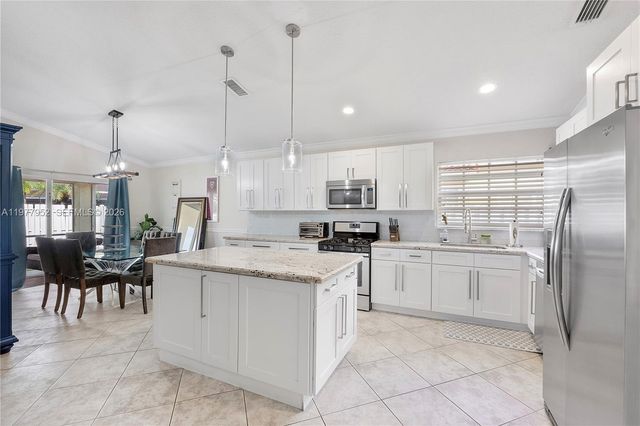 2365 NW 137th Ter, Sunrise, FL 33323