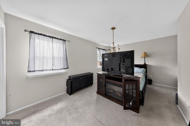 3 PENNCROSS CIR, Newark, DE 19702