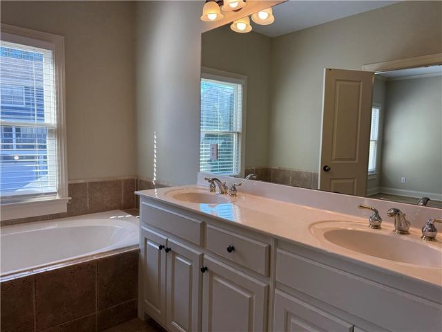1641 Ridenour Parkway NW, Kennesaw, GA 30152