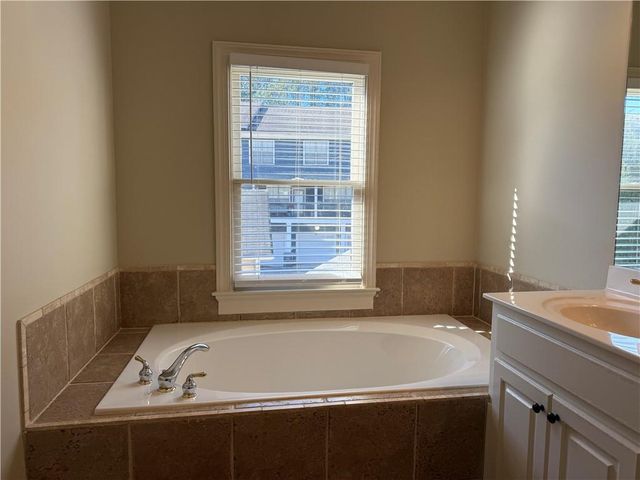 1641 Ridenour Parkway NW, Kennesaw, GA 30152