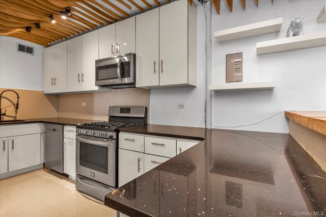 125-10 Queens Boulevard 2404, Kew Gardens, NY 11415