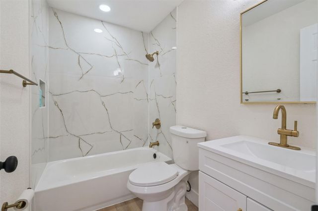 2715 TIMBERLAKE AVENUE, Deltona, FL 32725