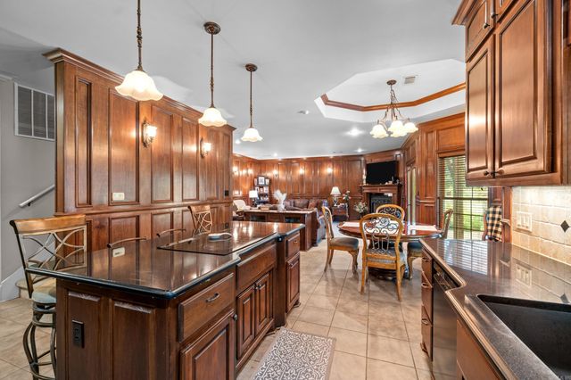 7225 E Worth Ave, Benton, AR 72019