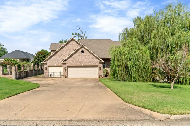 7225 E Worth Ave, Benton, AR 72019