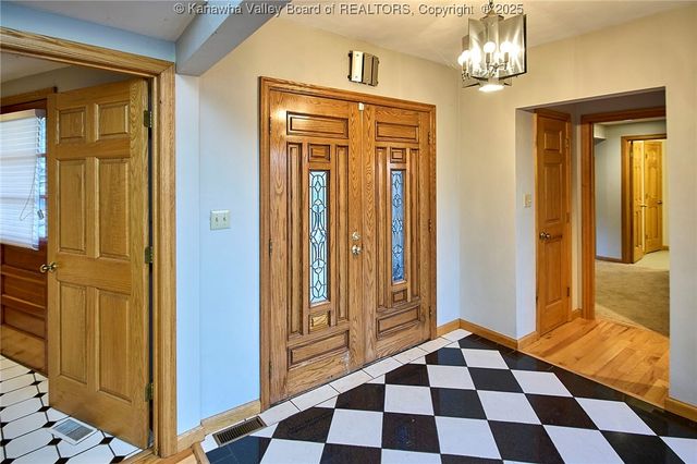 328 McKinley Avenue, Charleston, WV 25314