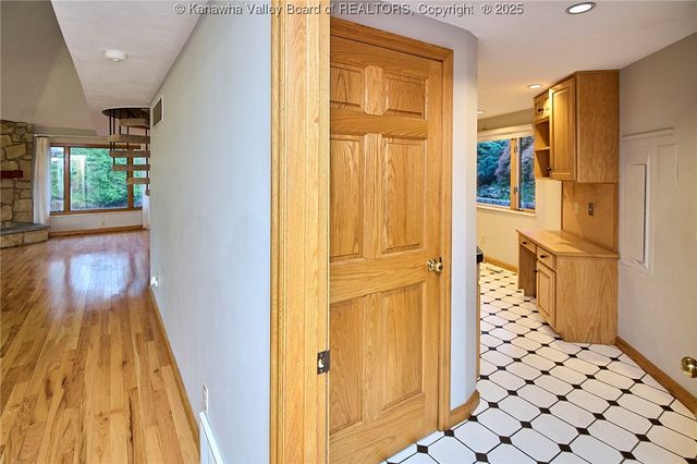 328 McKinley Avenue, Charleston, WV 25314