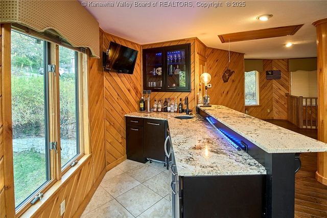 328 McKinley Avenue, Charleston, WV 25314