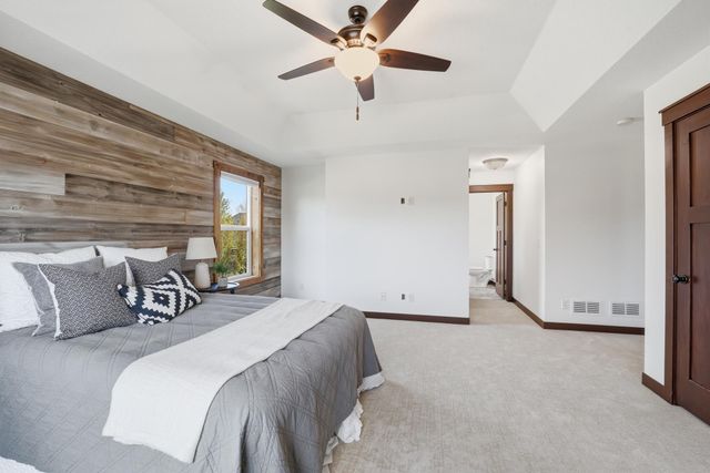 1683 Saint George Street, Waconia, MN 55387
