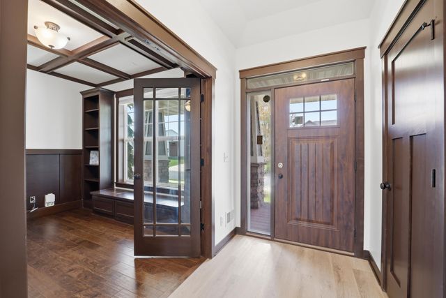 1683 Saint George Street, Waconia, MN 55387