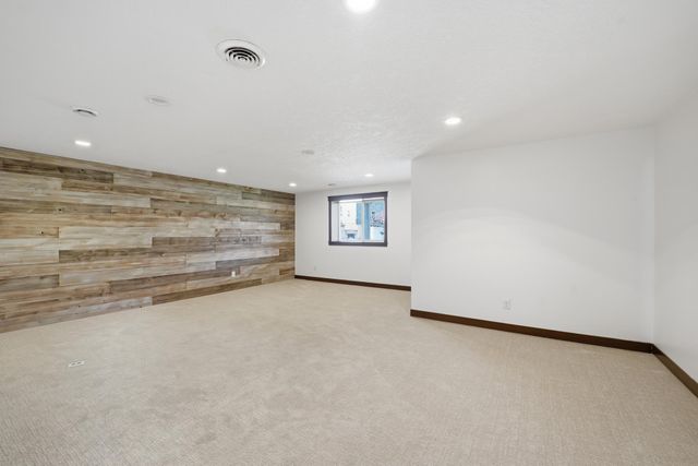 1683 Saint George Street, Waconia, MN 55387