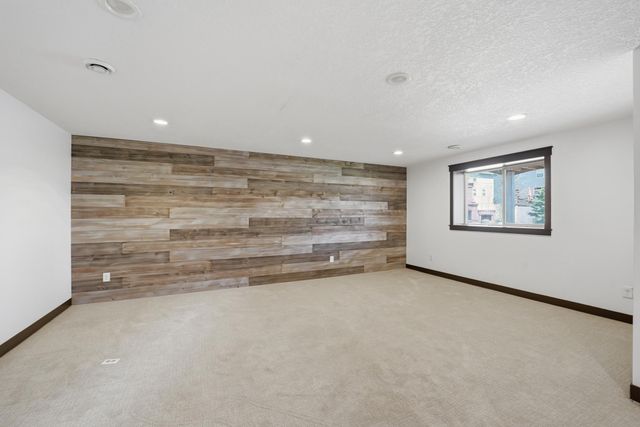 1683 Saint George Street, Waconia, MN 55387