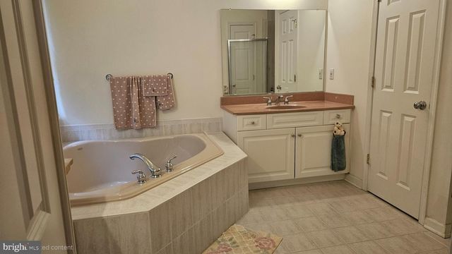 5 JUPITER HILLS CT, Skillman, NJ 08558