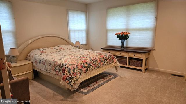 5 JUPITER HILLS CT, Skillman, NJ 08558