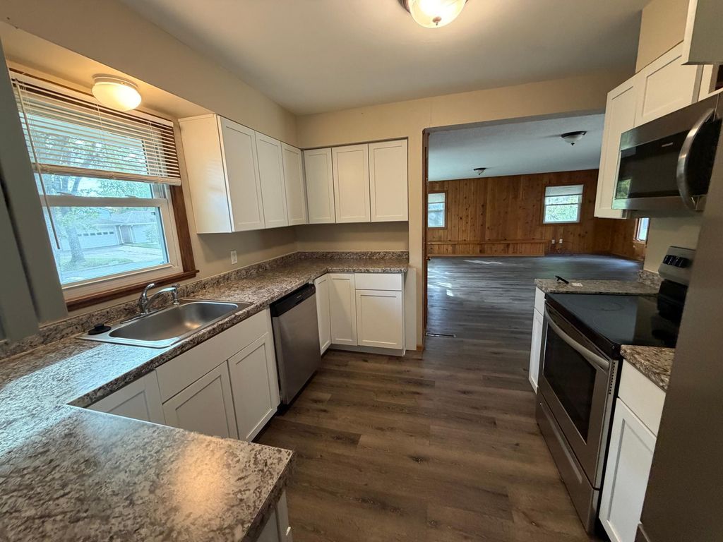 9548 4th Avenue S, Bloomington, MN 55420 — photo 2