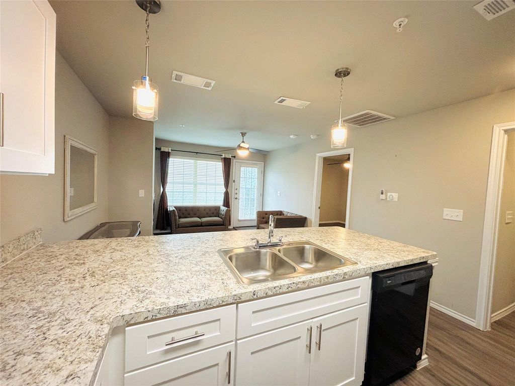 6108 Abrams Road 202, Dallas, TX 75231