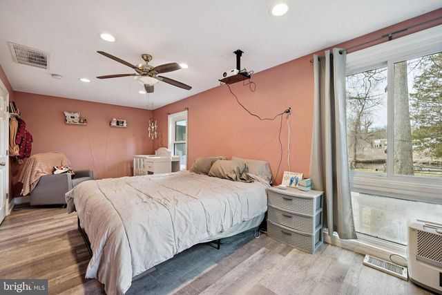 4 CREEK LN, Mount Holly, NJ 08060