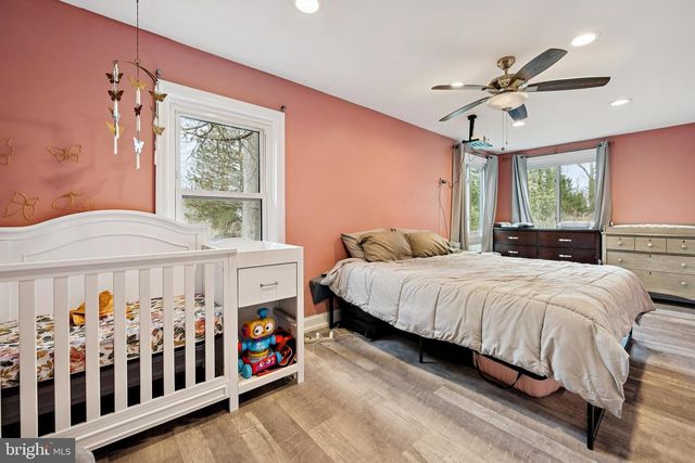 4 CREEK LN, Mount Holly, NJ 08060