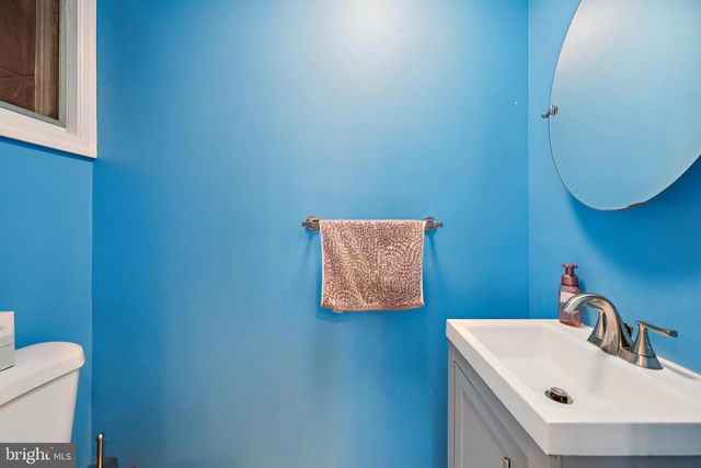 4 CREEK LN, Mount Holly, NJ 08060