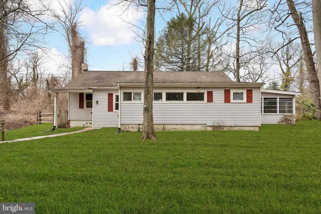 4 CREEK LN, Mount Holly, NJ 08060