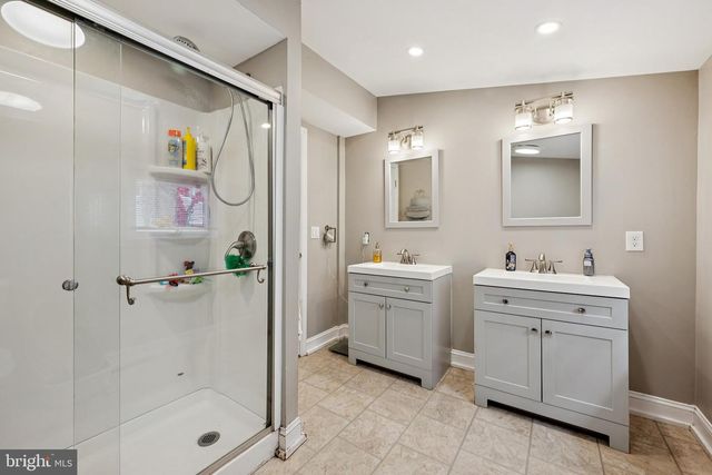 4 CREEK LN, Mount Holly, NJ 08060