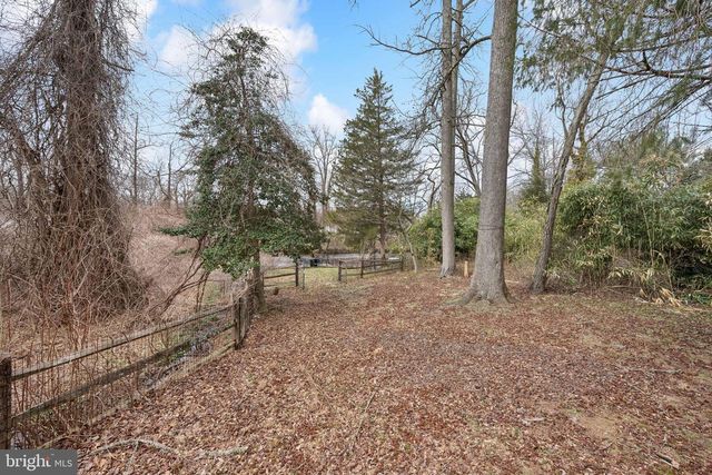 4 CREEK LN, Mount Holly, NJ 08060