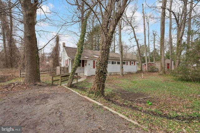 4 CREEK LN, Mount Holly, NJ 08060