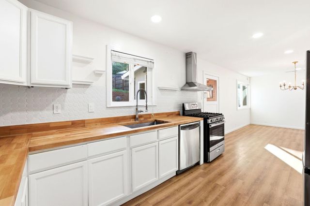 9536 Park Ave, Newcastle, CA 95658