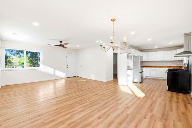 9536 Park Ave, Newcastle, CA 95658