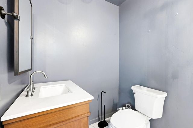 9536 Park Ave, Newcastle, CA 95658