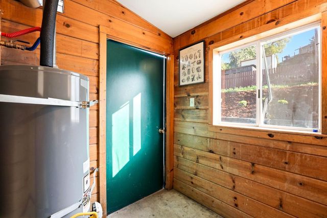 9536 Park Ave, Newcastle, CA 95658