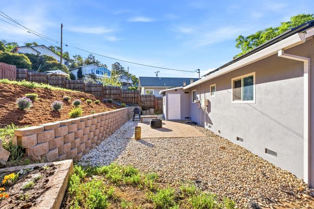 9536 Park Ave, Newcastle, CA 95658