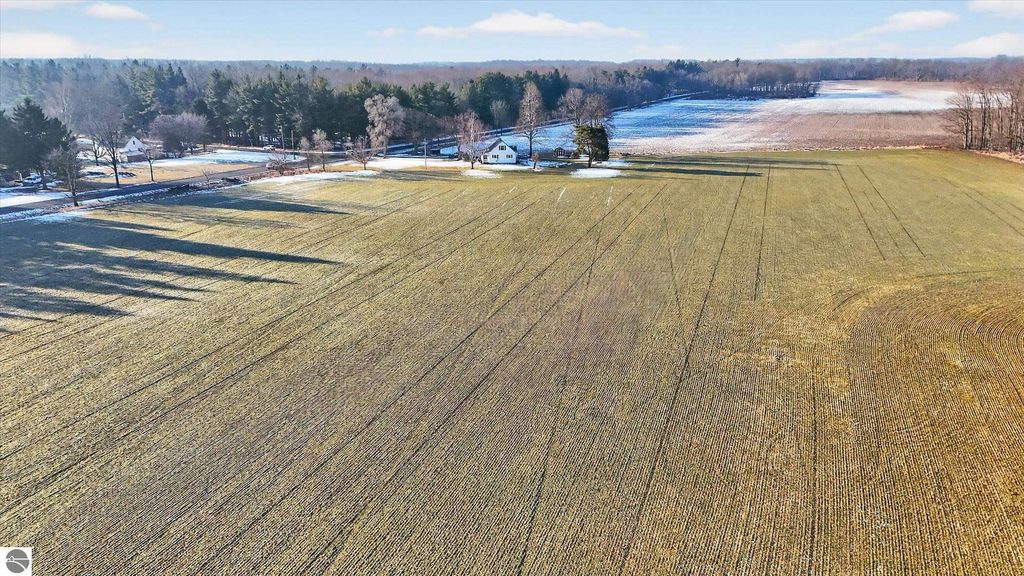 Image 4 of property listing at V/L E Round Lake Road, Dewitt, MI 48820