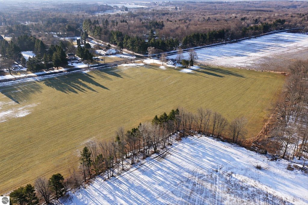 Image 7 of property listing at V/L E Round Lake Road, Dewitt, MI 48820