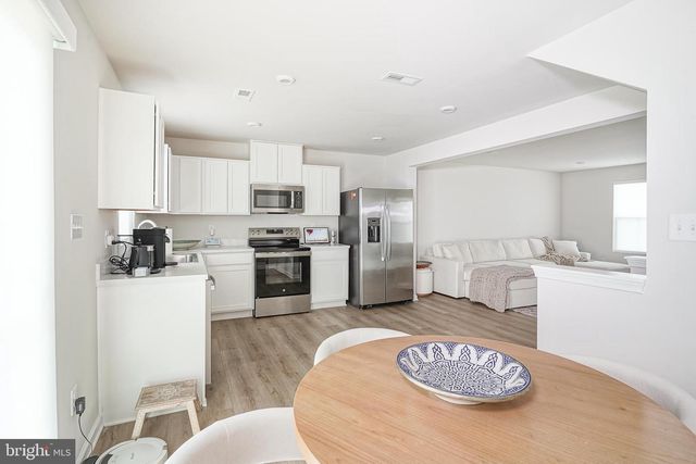 16 FIELDCREST, Blackwood, NJ 08012