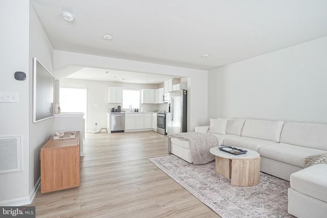 16 FIELDCREST, Blackwood, NJ 08012