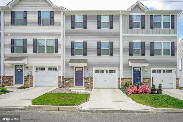 16 FIELDCREST, Blackwood, NJ 08012