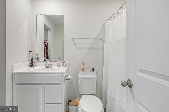 16 FIELDCREST, Blackwood, NJ 08012
