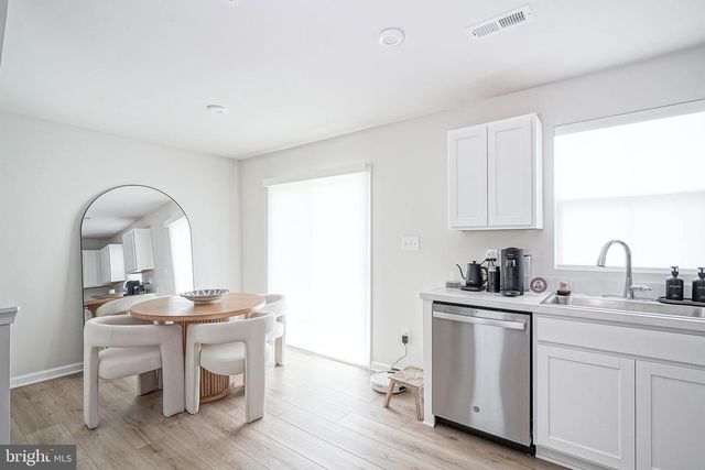 16 FIELDCREST, Blackwood, NJ 08012