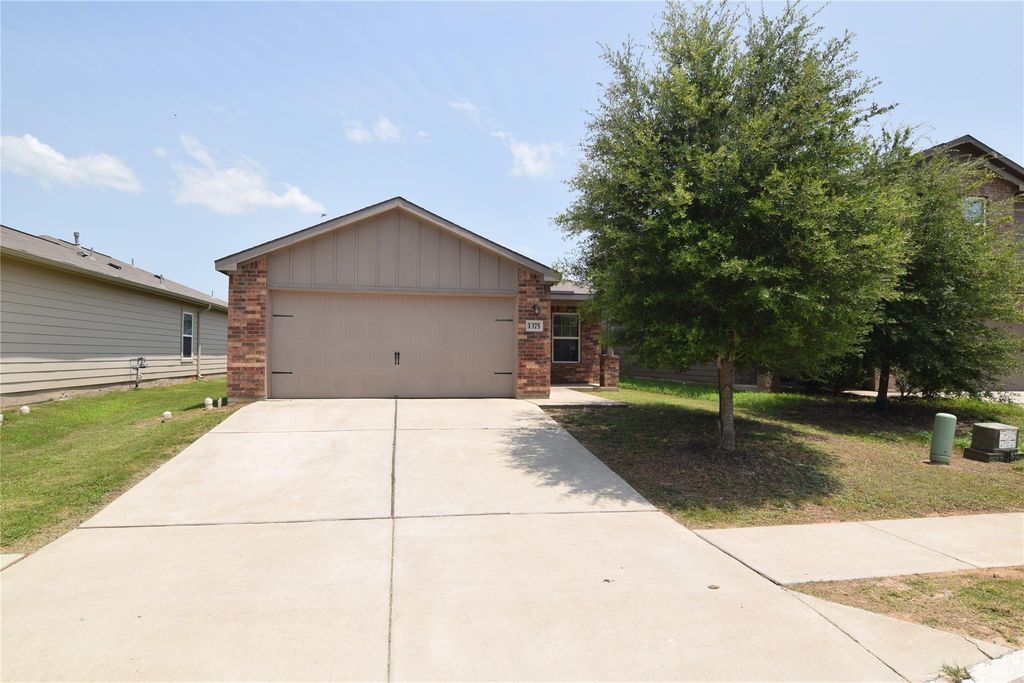 1375 Amy DR, Kyle, TX 78640