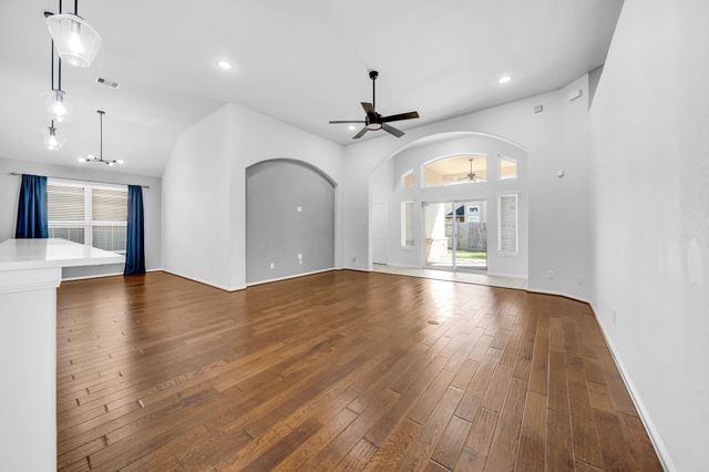 13806 Windsor Garden Lane, Houston, TX 77044