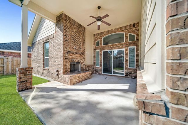 13806 Windsor Garden Lane, Houston, TX 77044