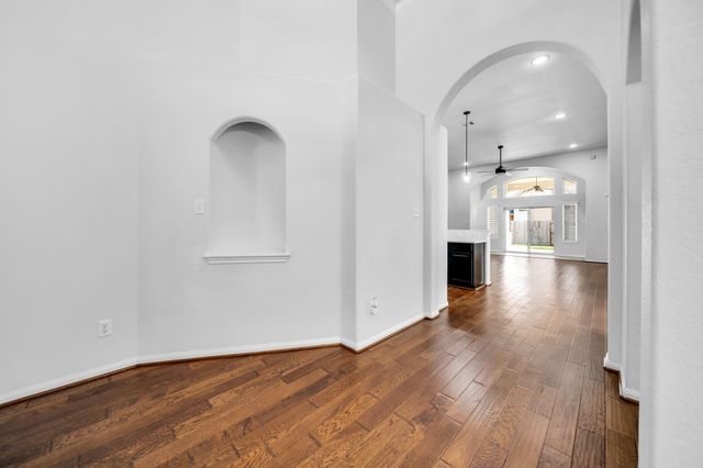 13806 Windsor Garden Lane, Houston, TX 77044