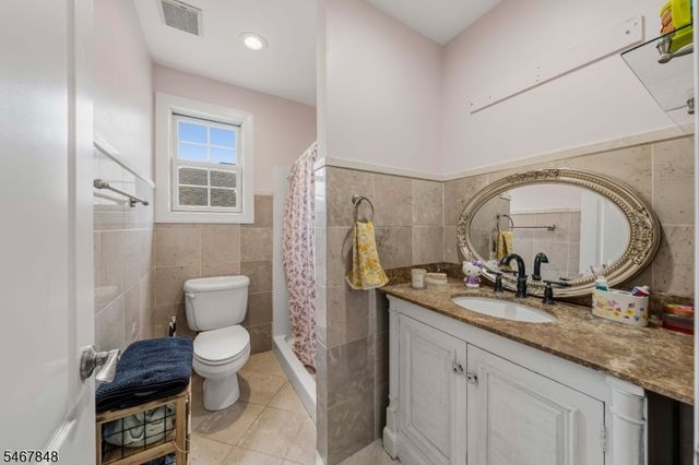 664 Teneyck Ave, Lyndhurst Twp., NJ 07071