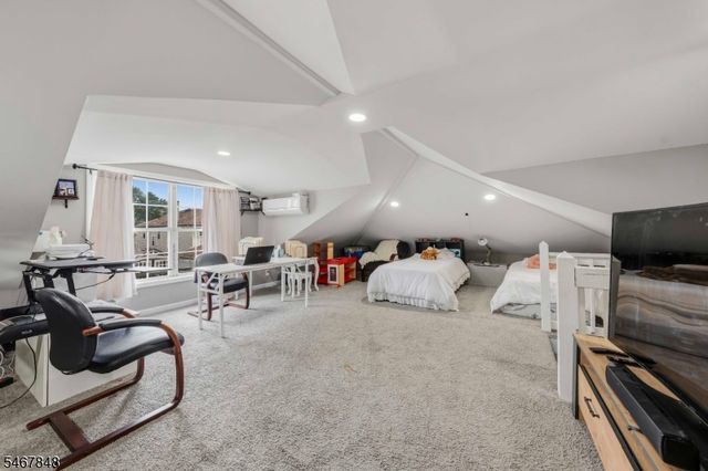 664 Teneyck Ave, Lyndhurst Twp., NJ 07071