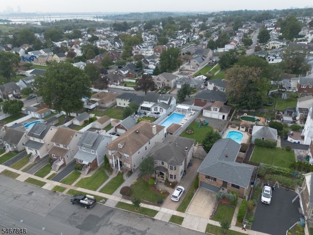 664 Teneyck Ave, Lyndhurst Twp., NJ 07071