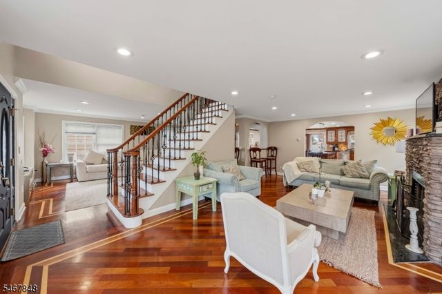 664 Teneyck Ave, Lyndhurst Twp., NJ 07071
