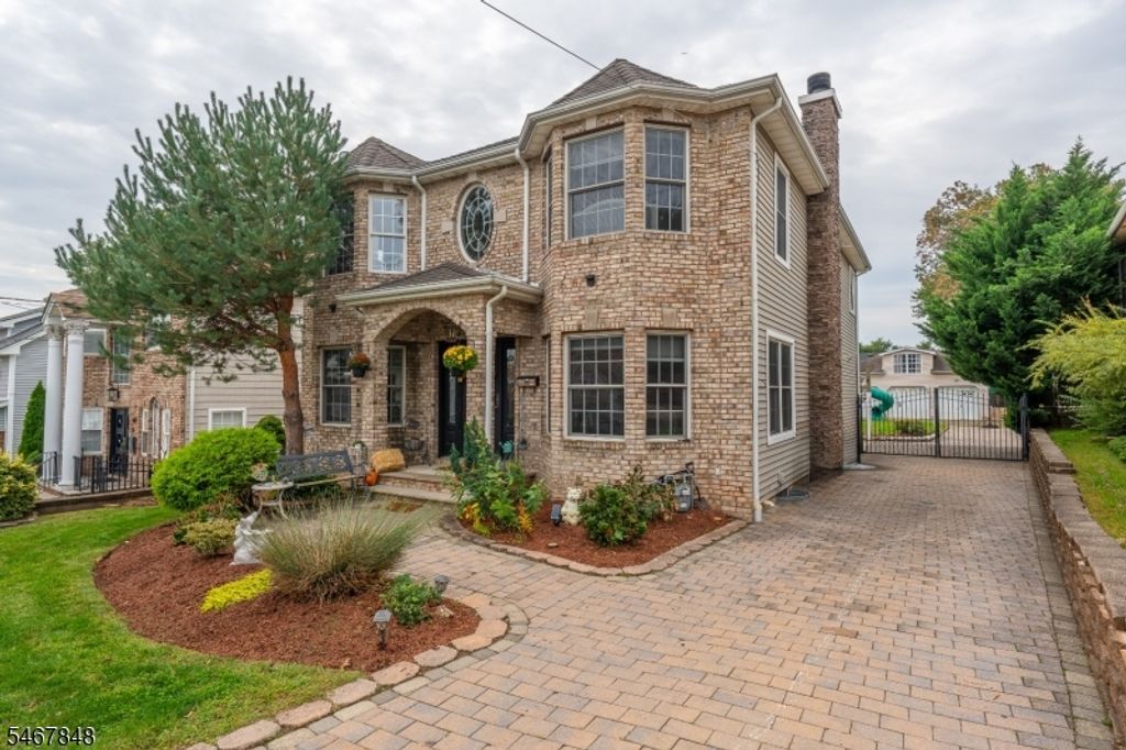 664 Teneyck Ave, Lyndhurst Twp., NJ 07071 — photo 2